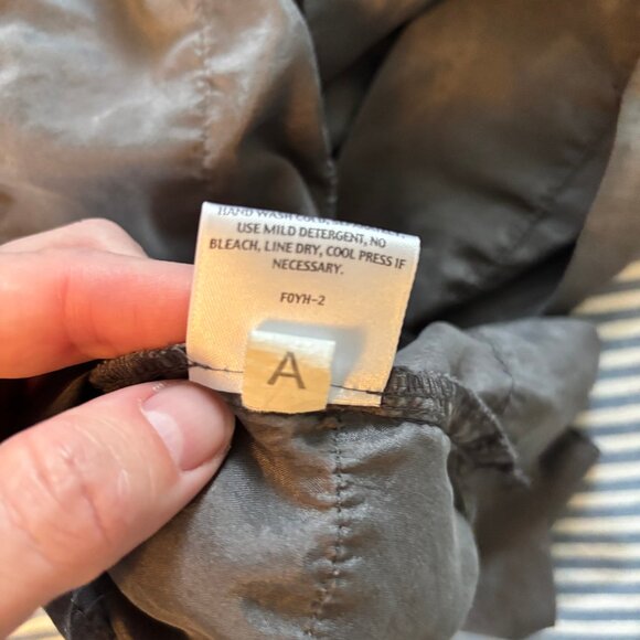 Eileen Fisher Gray Silk Habutai Ruffled Tank-- Size small-- EUC - Picture 7 of 8